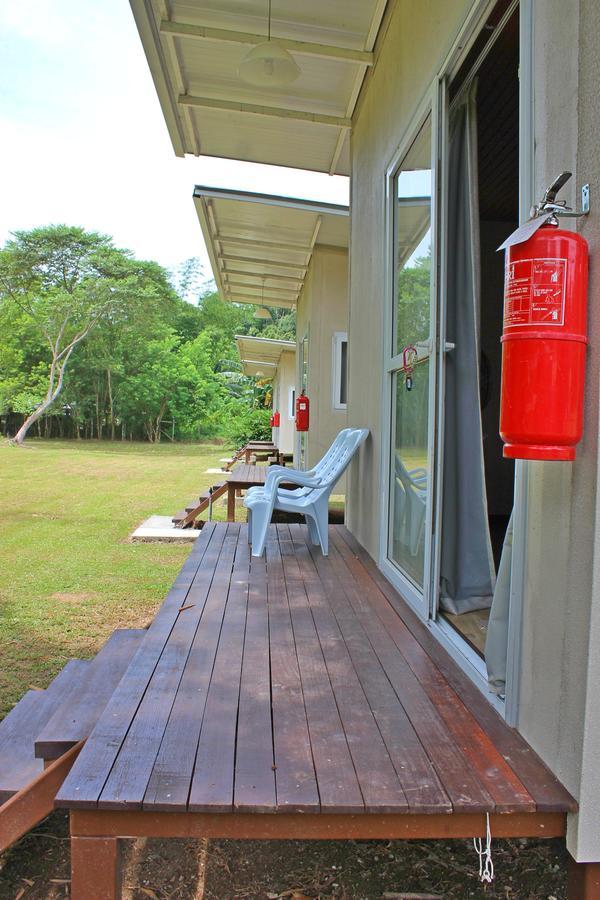 Kiulu Riverside Chalet Tamparuli ภายนอก รูปภาพ